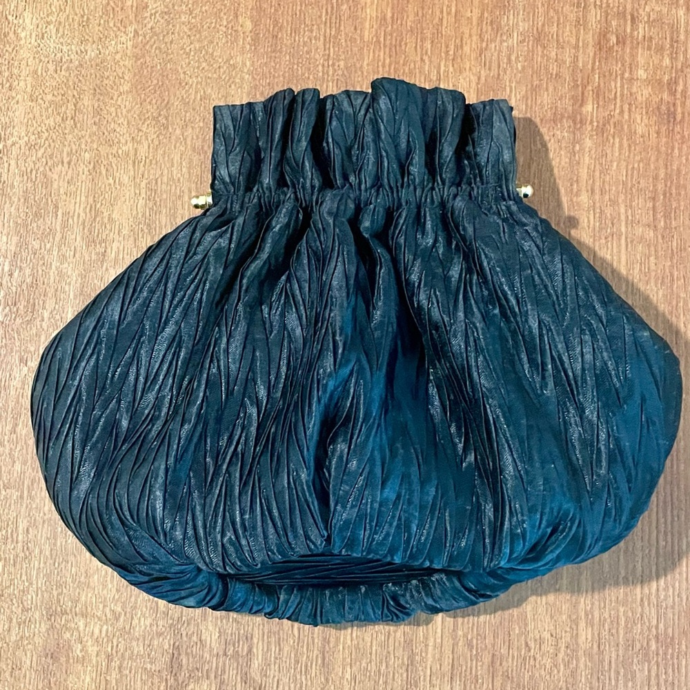 Vintage La Regale Black Textile Evening Bag Chain Strap Gold Metal Kiss Closure - Picture 5 of 16